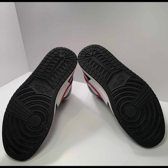 Air Jordan 1 Retro High - Picture 5 of 7